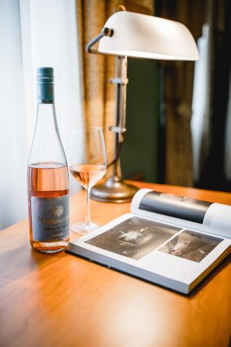 Gutshotel Weingut Schloss Reinhartshausen in 萊茵河畔埃爾特菲萊