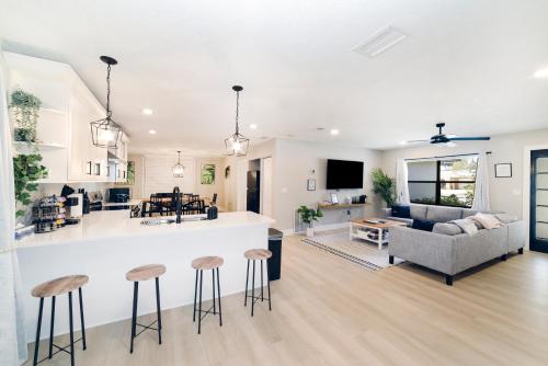 New 6min to 3 Sister Springs, Spacious, Fun with Game Room in Crystal River, USA
