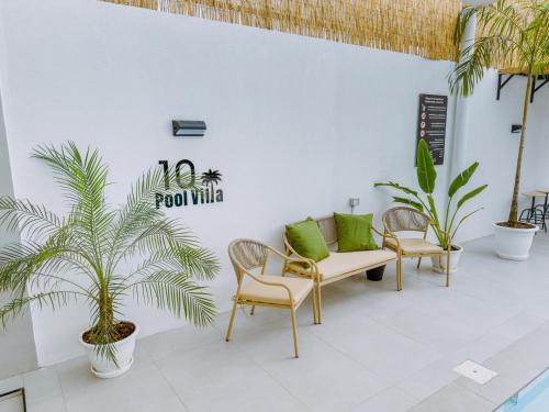 Facilities, 10 Pool Villa in Khatt