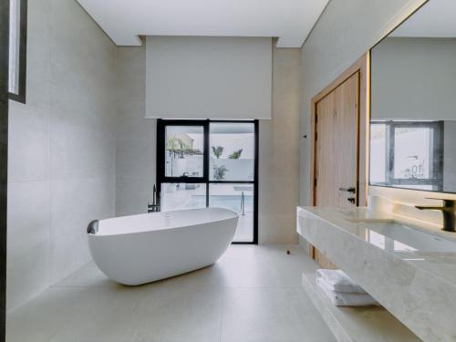 Bathroom, 10 Pool Villa in Khatt