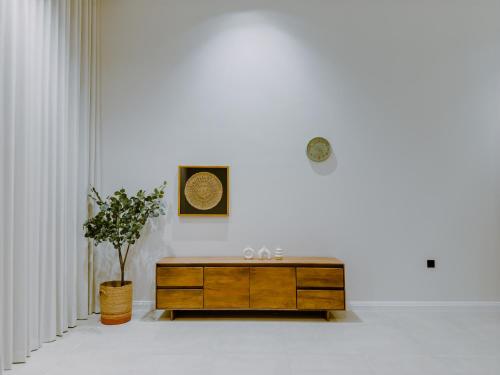 Shared lounge/TV area, 10 Pool Villa in Khatt