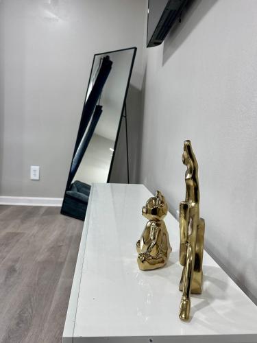 Modern 2BR Stylish Retreat Unit A Upstairs in Fulton Country Airport