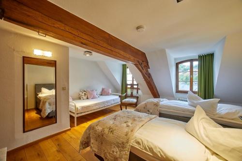 Quellenhof - Wohnen im Denkmal - Wohnung BURG in Blankenheim, Deutschland