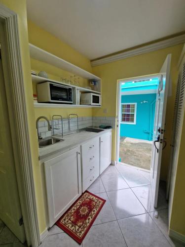 Amazon Villas- Hummingbird in ฌาลูสล์