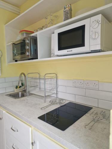 Amazon Villas- Hummingbird in ฌาลูสล์