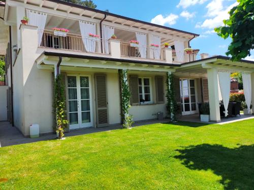 Casa Michelangelo con piscina privata in Вони Чіуфена