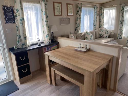 Iekārtas, 2 Bed Static Caravan sleeps 6 Saxmunham in Rendham
