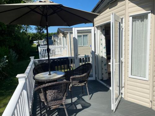 Balkons/terase, 2 Bed Static Caravan sleeps 6 Saxmunham in Rendham