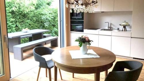 Ferienwohnung Kräuter Chalet- Obsthof Steffelin in Markdorf, Deutschland