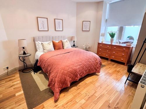 Glasgow City - Large Stylish 2 Bed Flat in Unique Ibrox Location Walking Distance to Subway and Free On-Street Parking, Glasgow (photo 6)