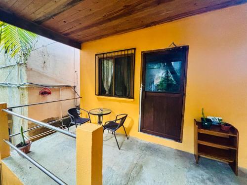 Erkély/terasz, Cozy Studio in Sunset Villas in West End