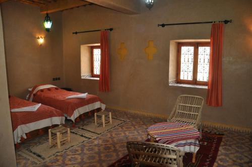 2 twin beds