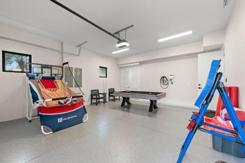 Coastal Luxe, SaltPool Spa, 5miles to Siesta in Arlington Park