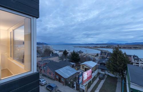 Deluxe One-Bedroom Apartment with Ocean View