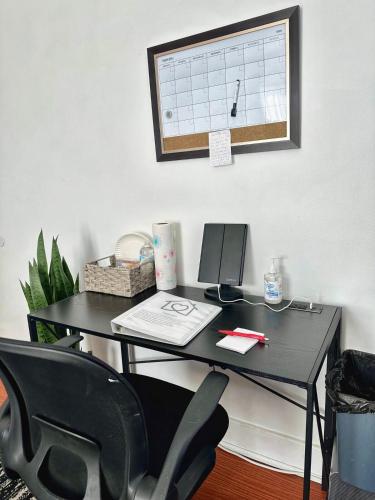 Modern Chic CoCo Chanel Inspired * Biz Friendly * Close To All in Hicksville, USA
