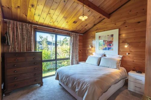Classic Rotoiti Lakefront in Rotoma