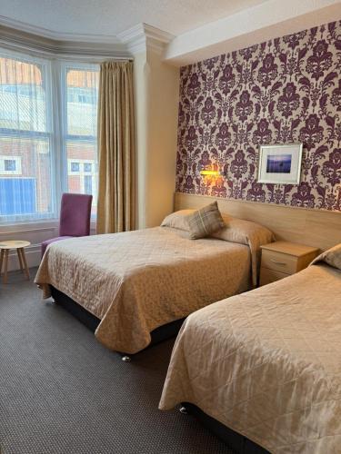 Adelaide House Hotel - Opposite Winter Gardens, Town Centre – Blackpool