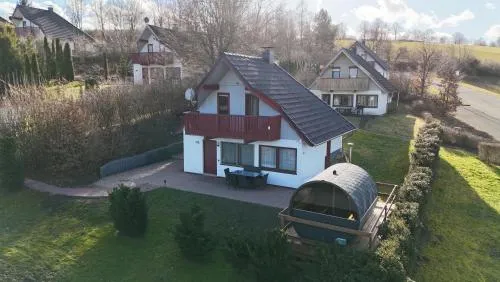 Ferienhaus mit Sauna und Hot-Tub in Kirchheim, Deutschland