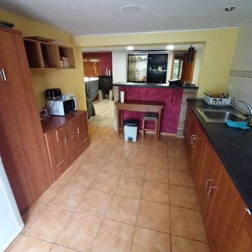 Chalet con piscina LUA HOME in มานิเซส