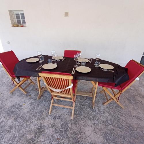 Chalet con piscina LUA HOME in มานิเซส