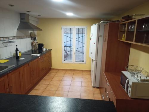 Chalet con piscina LUA HOME in มานิเซส