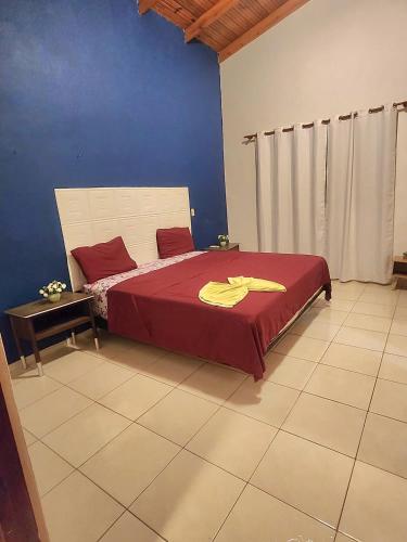 3 queen beds