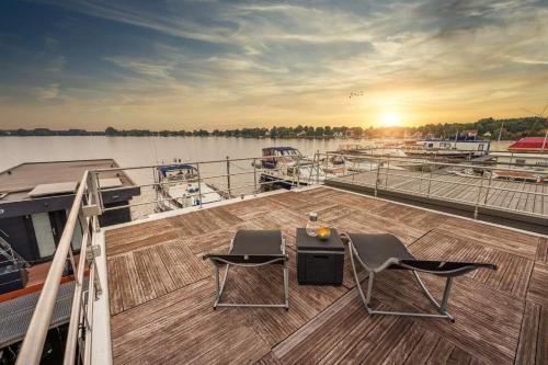 Hausboot Nike in Hennigsdorf