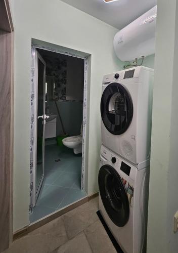 Дунав Билдингс 2 in เปลเฟน