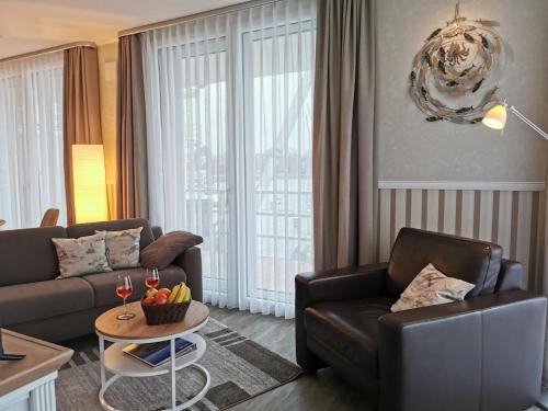 Apartment 2 - "Am Leuchtfeuer 2" - Blickrichtung Yacht-, Binnenhafen und offene See in Eckernforde