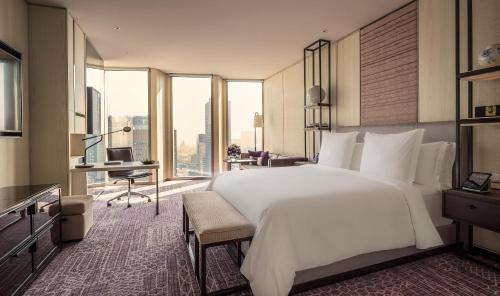 Club King Room (Club Lounge Access for two)