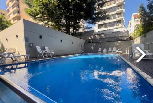 Departamento amoblado para 5 personas con gimnasio, cochera y piscina