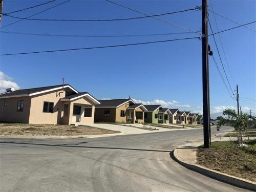 Oak Bliss- Oak Estate in Portmore