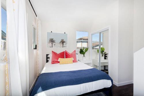 Comstock in Linda Vista