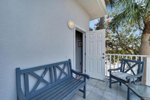 Calm Waters Oasis - Dolphin Watch & Pool Access