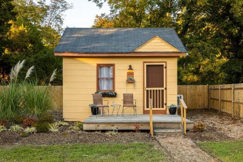 Cape Charles Tiny Livin' - image 2