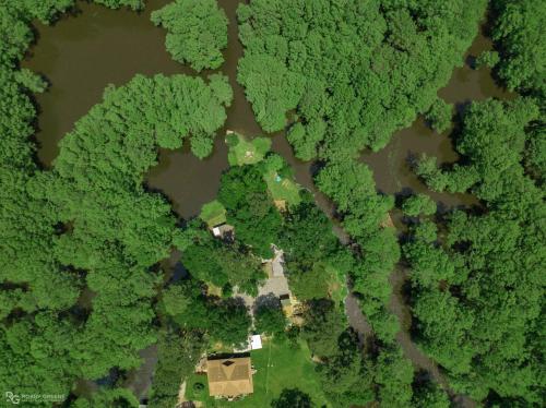 Lakefront Log Cabin On Emerald Isle With Hot Tub Lakefront Log Cabin On Emerald Isle With Hot Tub