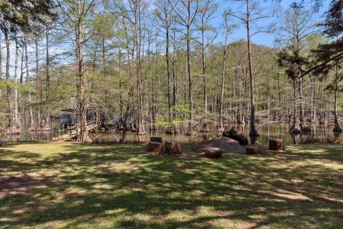 Lakefront Log Cabin On Emerald Isle With Hot Tub Lakefront Log Cabin On Emerald Isle With Hot Tub