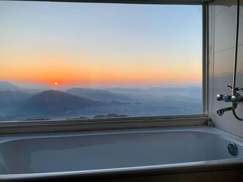 Superview Lodge - Family-Run, Himalayan Sunrise, Pokhara (foto 7)