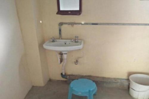 ห้องน้ำ, Kailash View Homestay in กัมรุ