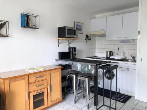 Studio cosy avec balcon, idéal pour 2 pers, Chatelaillon-Plage - FR-1-706-32 (Studio cosy avec balcon, ideal pour 2 pers, Chatelaillon-Plage - FR-1-706-32) in ชาร์เตลายอง ปาล์ค