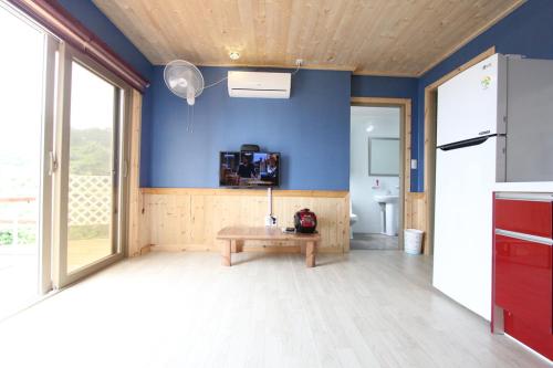 A-HOTEL.com - Saryangdo Dandihae Pension, holiday home, Tongyeong
