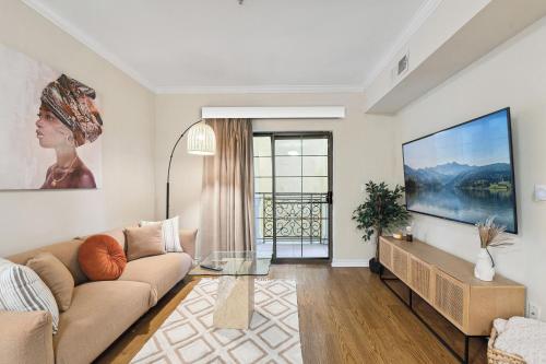 Ideal 1BR Apt in Santa Monica Pool, Gym, Free Parking 2 min to Promenade, Los Angeles (photo 2)