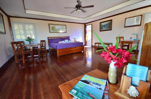 Arena Island in Narra