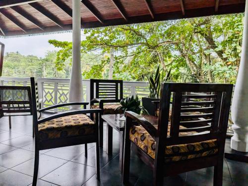 Two-Bedroom Apartment room in Dilini's Place