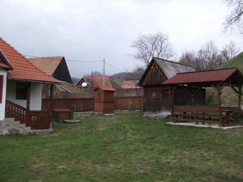 Dārzs, Maksai Lak in Ocna De Sus