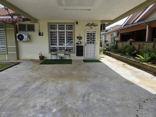 Exterior view, Bayt Al - Jazmy Musliim only in Gambang