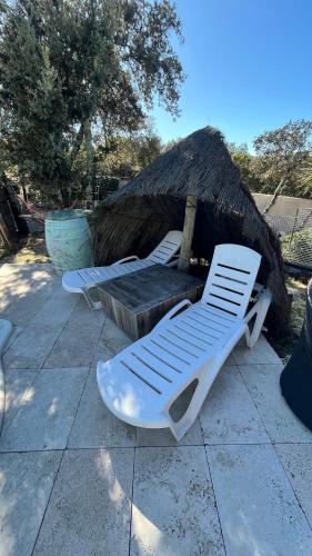 La yourte de Nîmes, sauna, spa , jacuzzi piscine et aire de jeux privatif 5