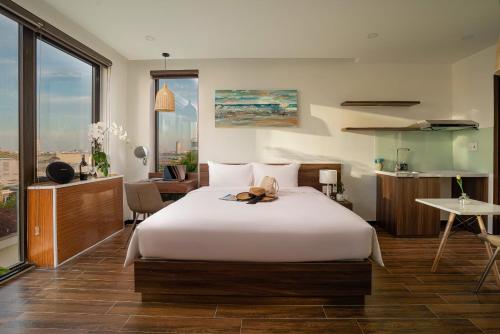 Deluxe Double Room image 2