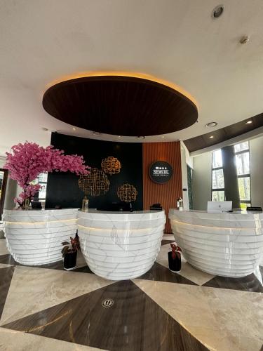 Vestibule, NEMURU GRAND BHUVANA CIAWI in Puncak