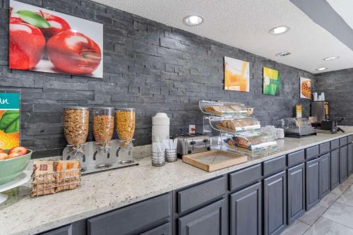 Ételek és italok, Quality Inn & Suites Bloomington University Area in Bloomington (illionis)